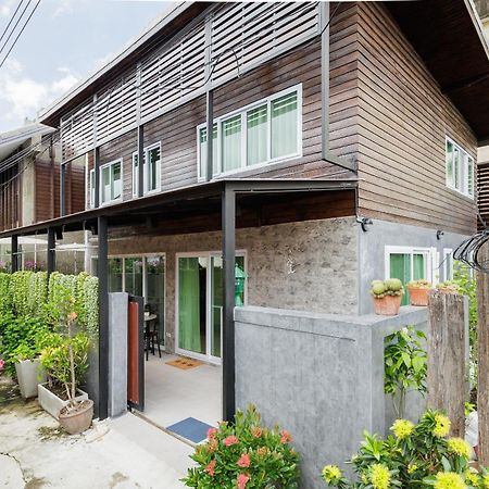 Baan Boon Bed and Breakfast Bangkok Exteriör bild