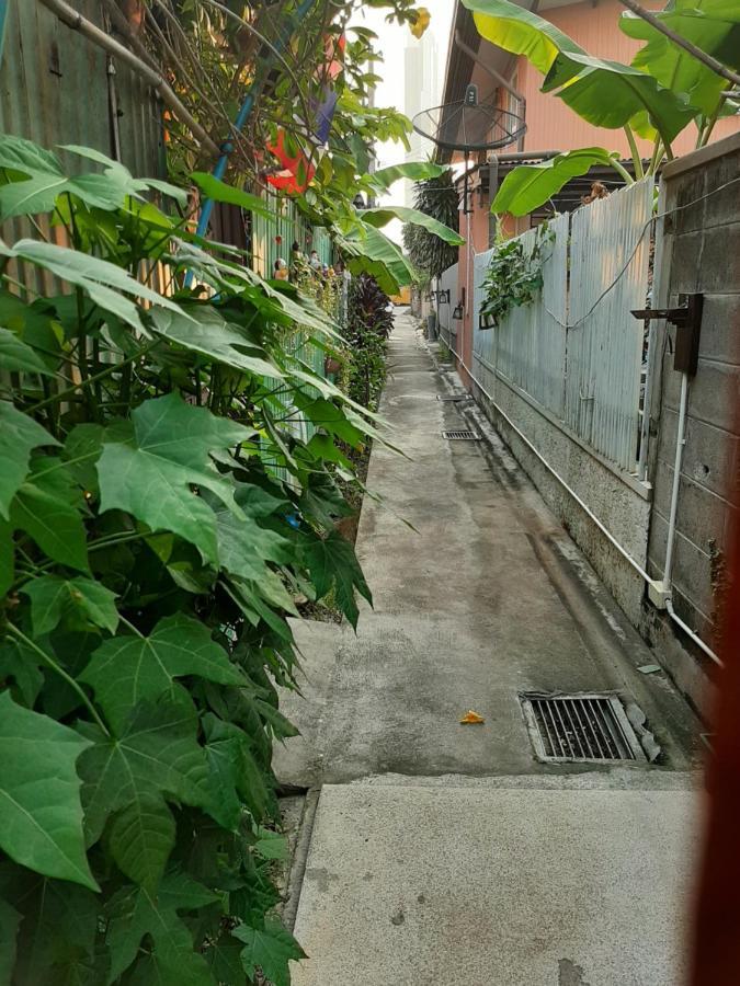 Baan Boon Bed and Breakfast Bangkok Exteriör bild