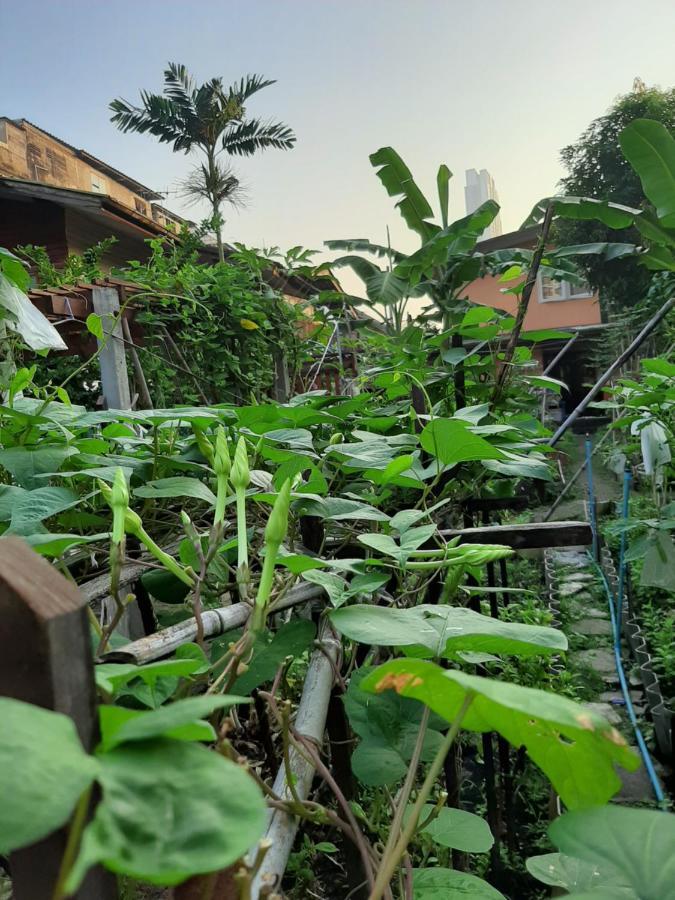 Baan Boon Bed and Breakfast Bangkok Exteriör bild